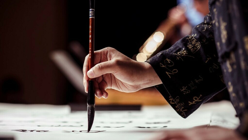 Chinese-calligraphy-contains-the-essence-of-Chinese-culture.jpg