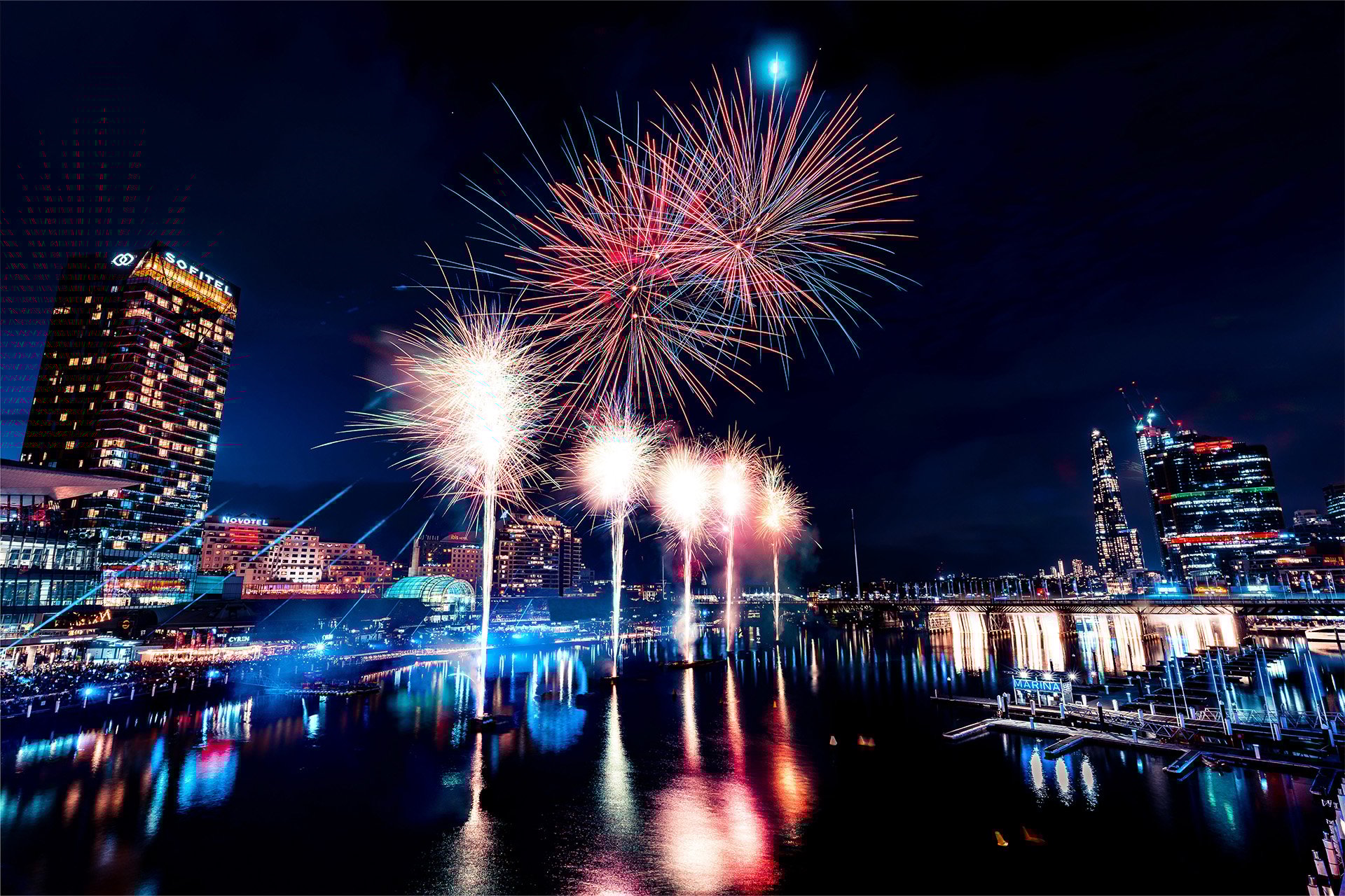 fireworks-darlingharbour-cocklebaywharf.jpg